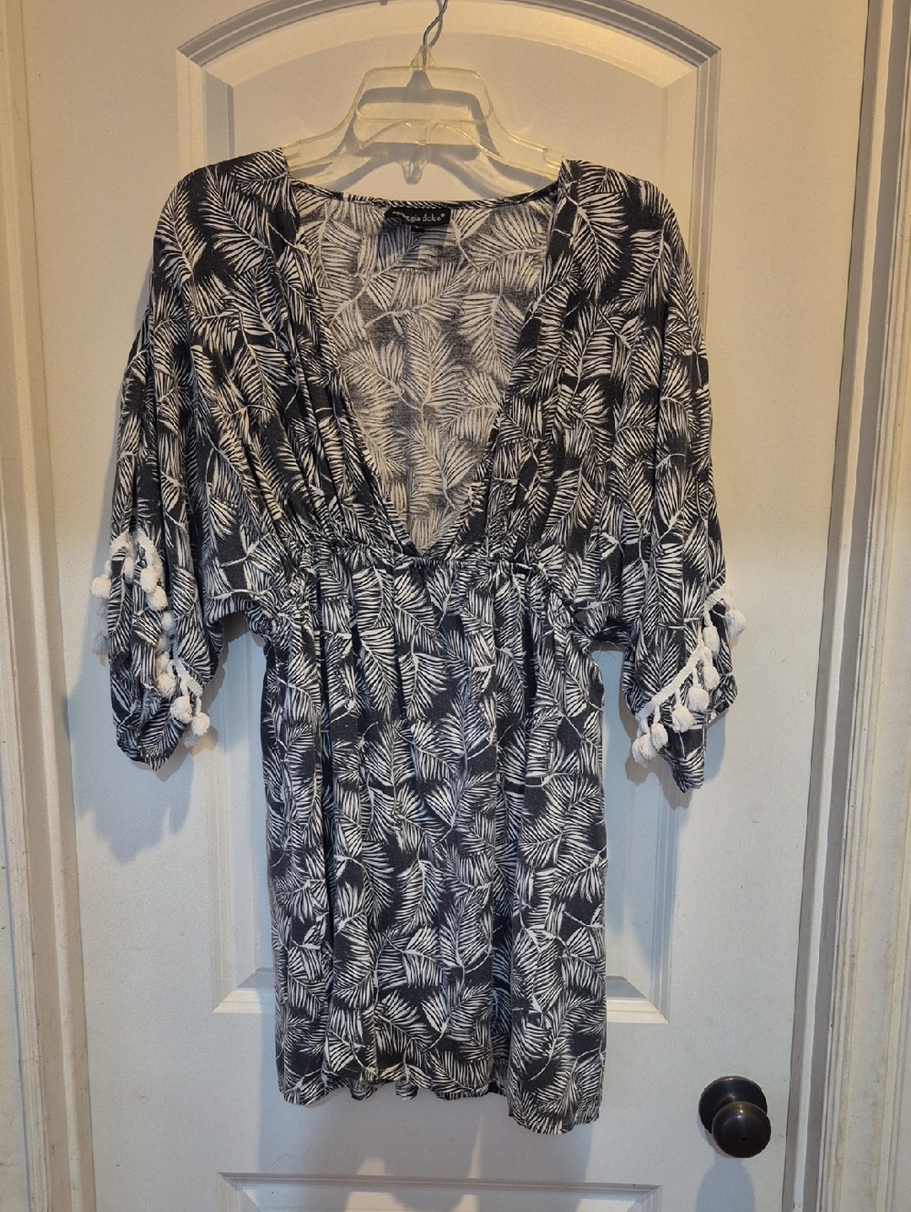Black & White Leaf Print Swim Coverup Kimono